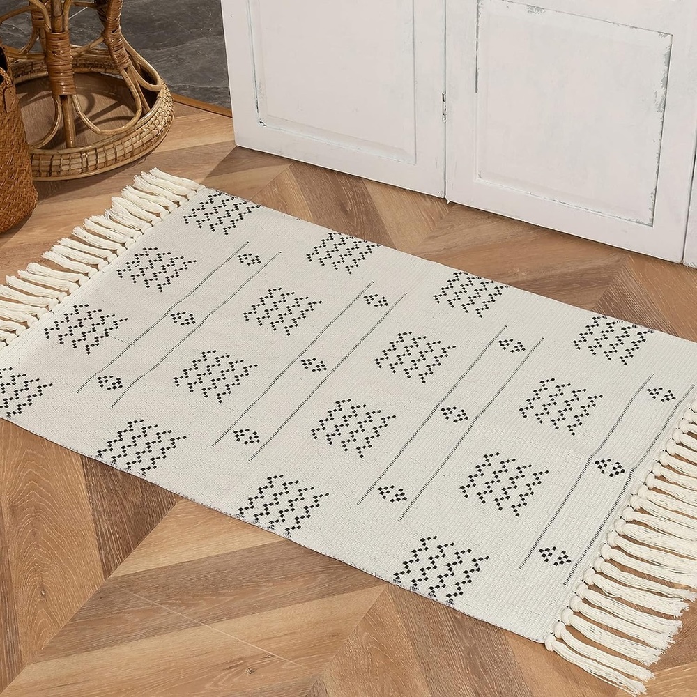 Boho Cotton Woven Area Rug Washable, Moroccan Geometric Tassel 2' x 4.3'
